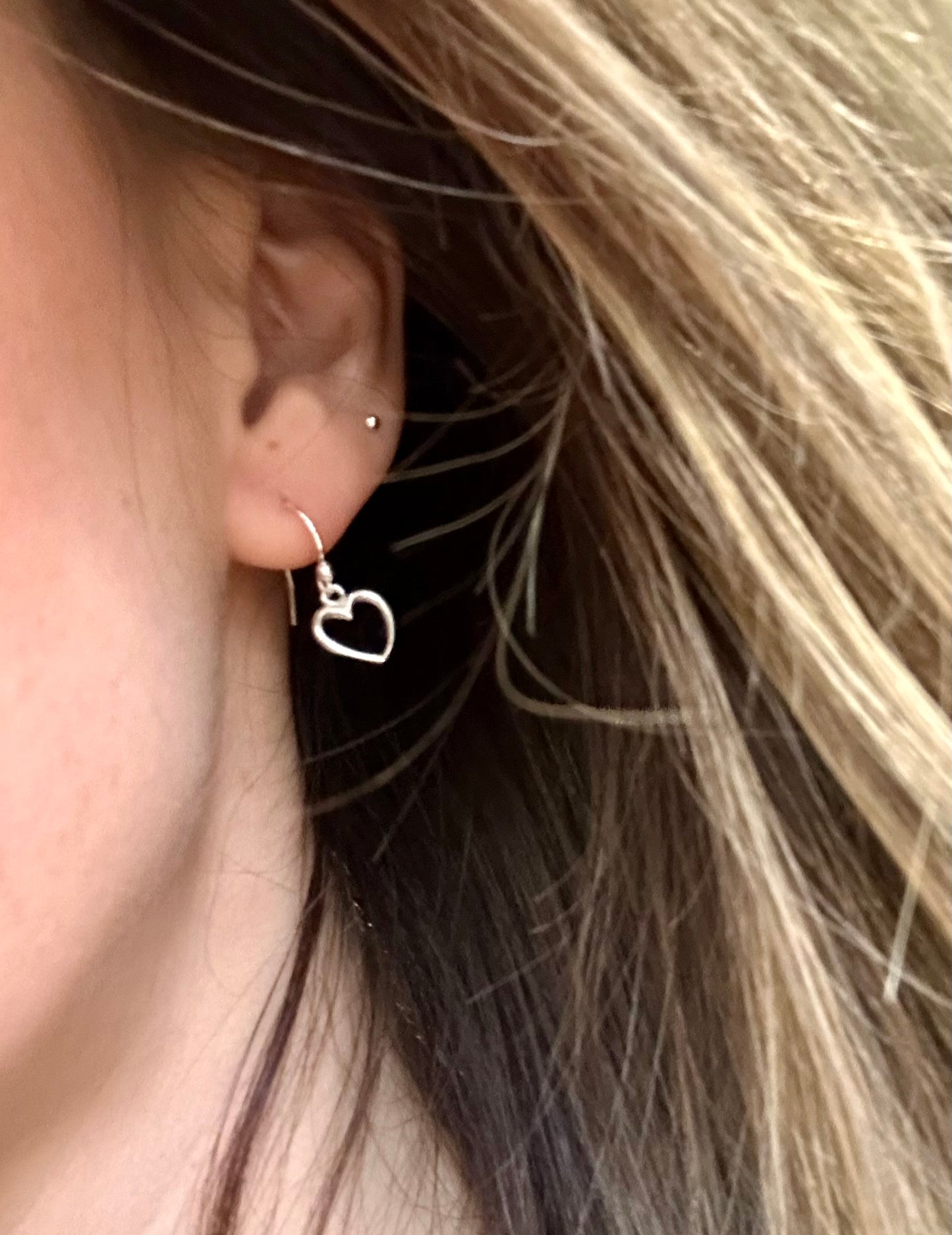 Flower dangle hook earrings