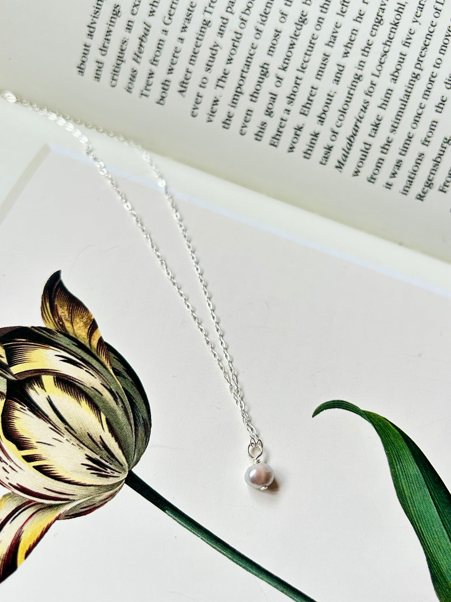 Freshwater Pearl Necklace – Silvery Grey Pearl