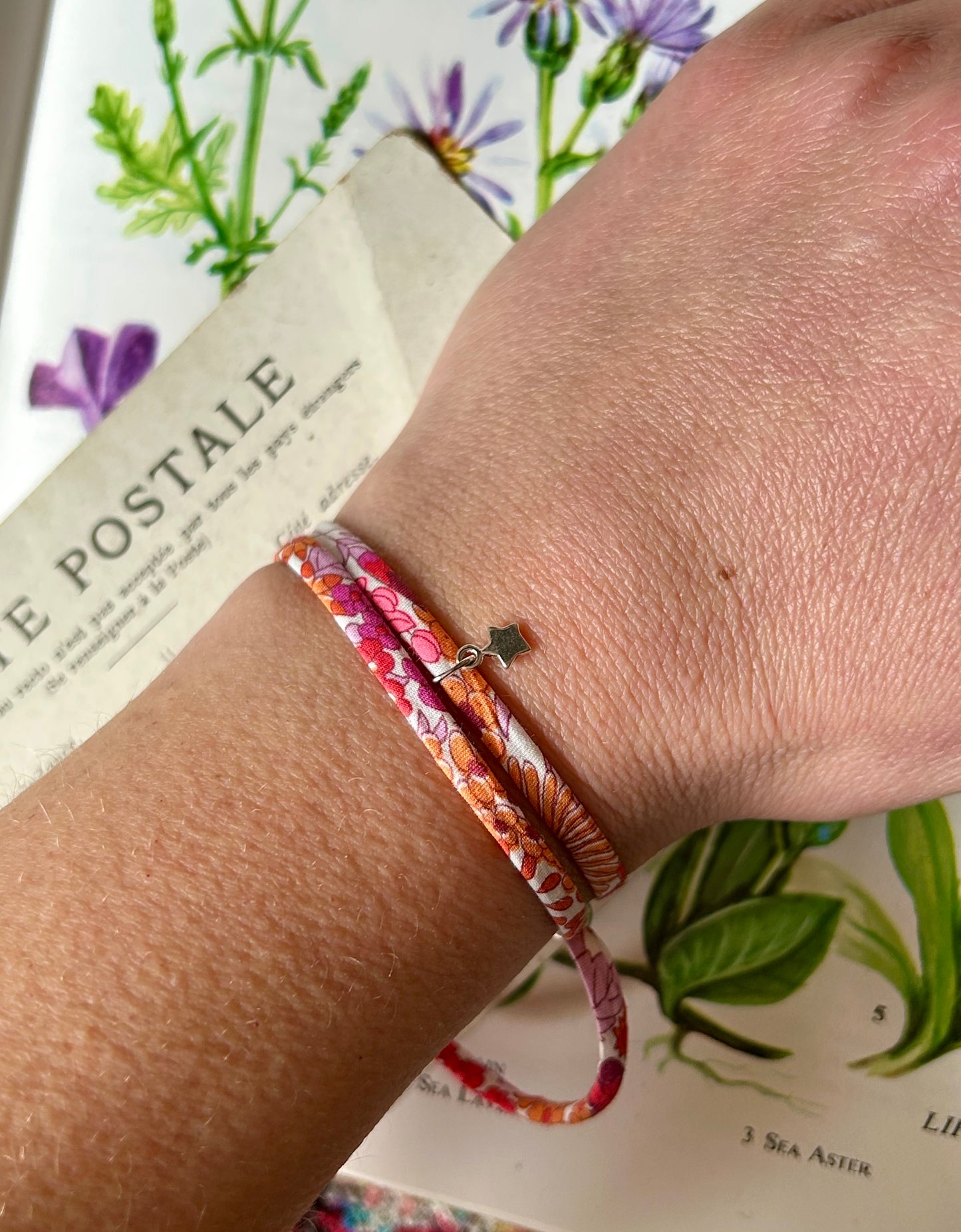 Liberty of London Margaret Annie Hibiscus Fabric Bracelet – Sterling Silver Open Star Charm