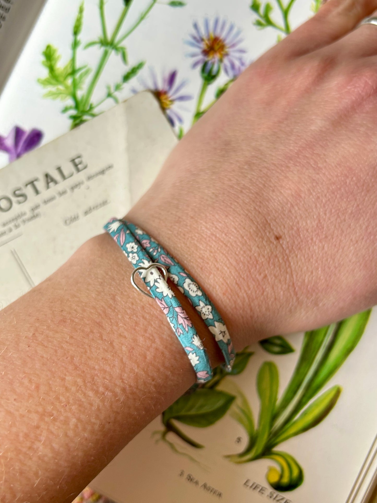 Liberty of London Daisy Daisy Fabric Bracelet – Sterling Silver solid heart charm
