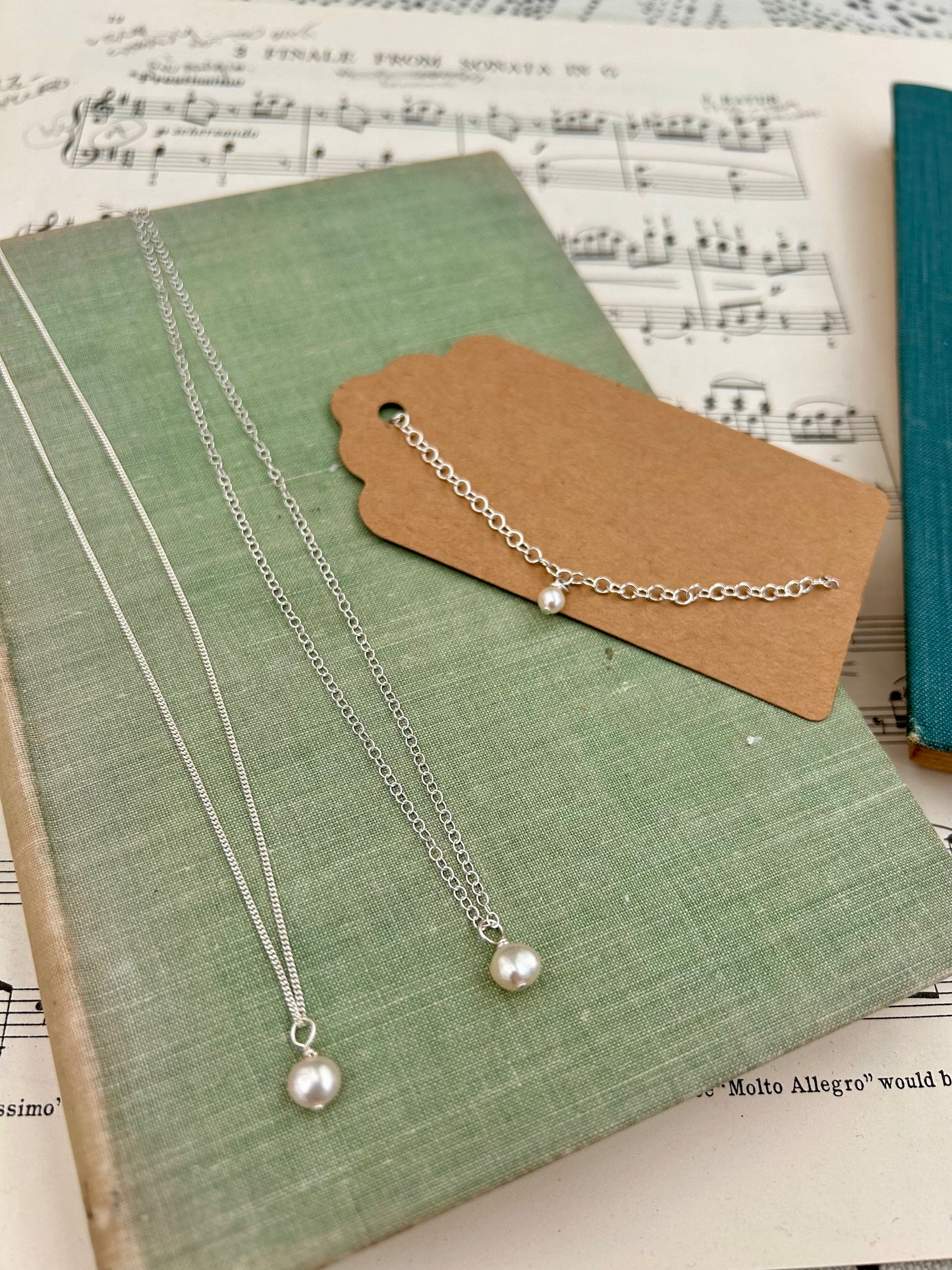 Freshwater pearl necklace