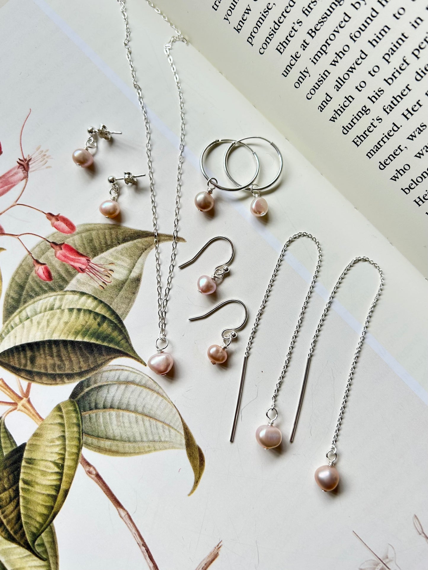 Freshwater pearl necklace - blush pink pearl