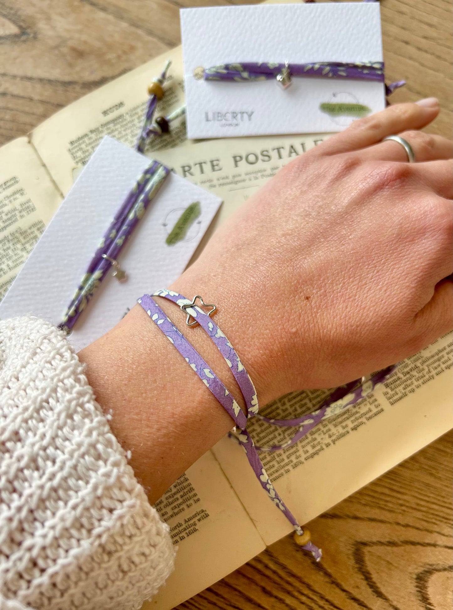Liberty of London Capel Lilac Fabric Bracelet – Solid Heart Charm