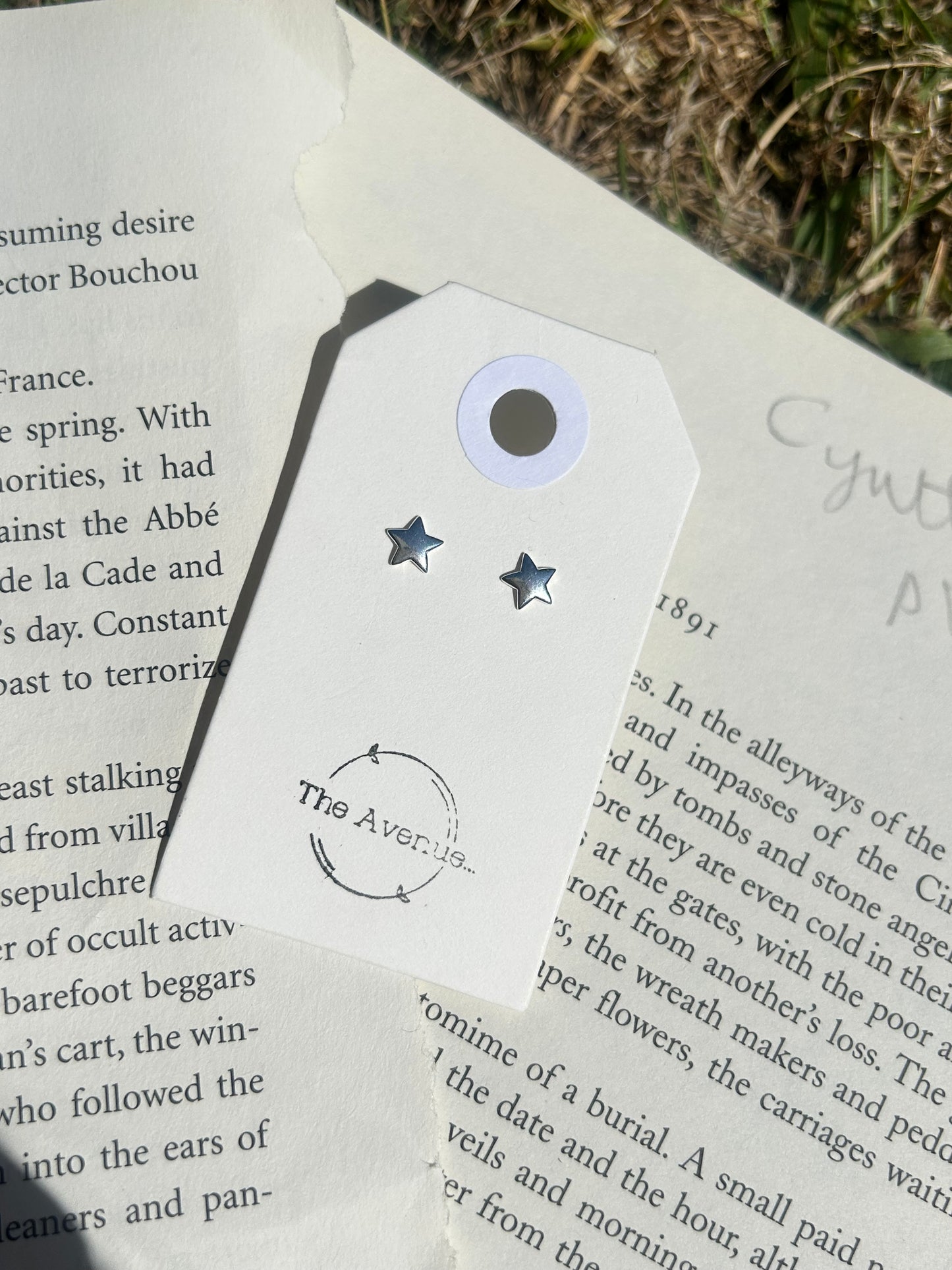 Star stud earrings